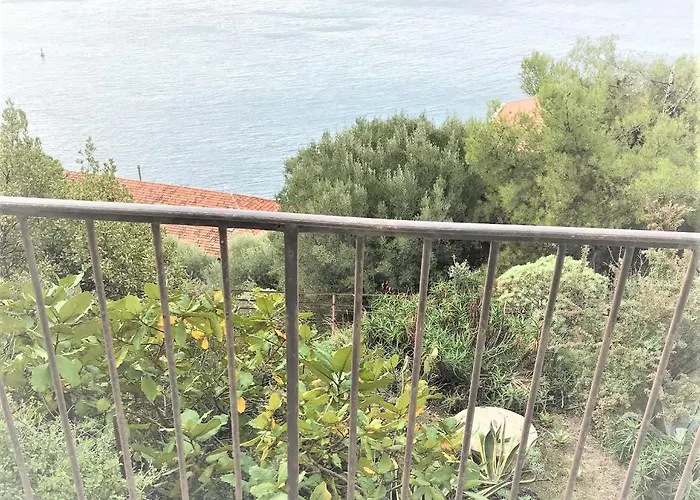 Marbella Hotel *
